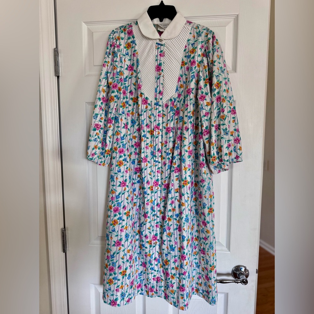 Neiman Marcus Vintage Floral Coat Drees  original size 14 ( size 6-8)